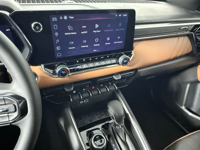 Used 2026 GMC Canyon AT4 image 30