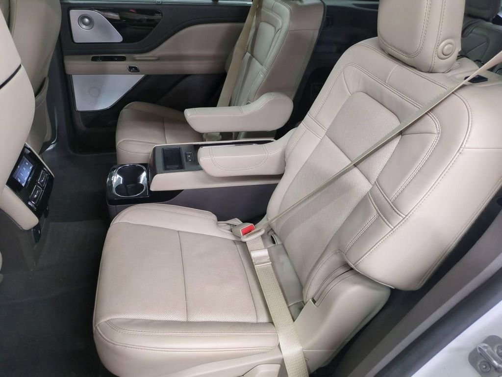 Certified 2020 Lincoln Aviator Reserve w/ Equipment Group 202A image 27