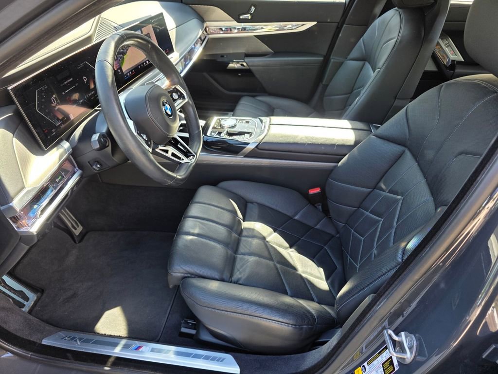 Certified 2023 BMW 760i xDrive w/ Executive Package AWD/4WD image 9