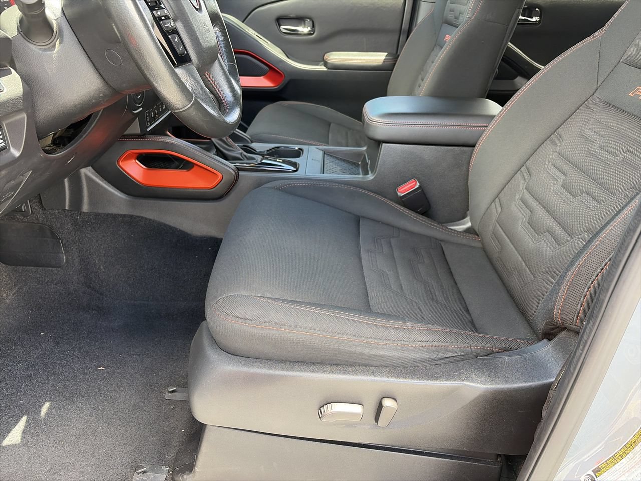 Used 2024 Nissan Frontier Pro-X w/ Pro Convenience Package RWD image 17