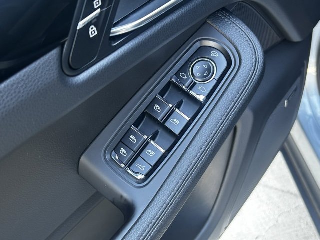 Certified 2025 Porsche Macan image 42