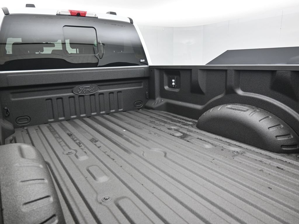 New 2026 Ford F250 Lariat w/ Black Appearance Package AWD/4WD image 23