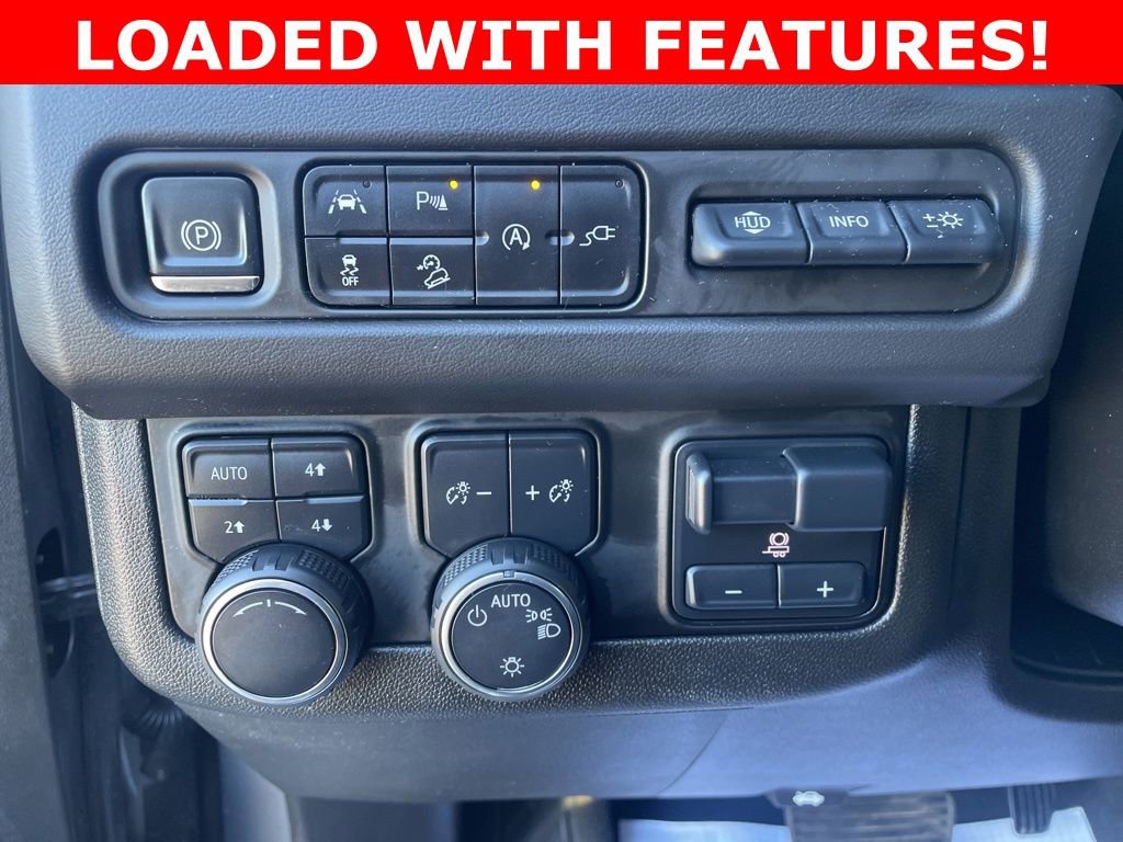 Used 2021 Chevrolet Suburban Premier w/ Premium Package image 15