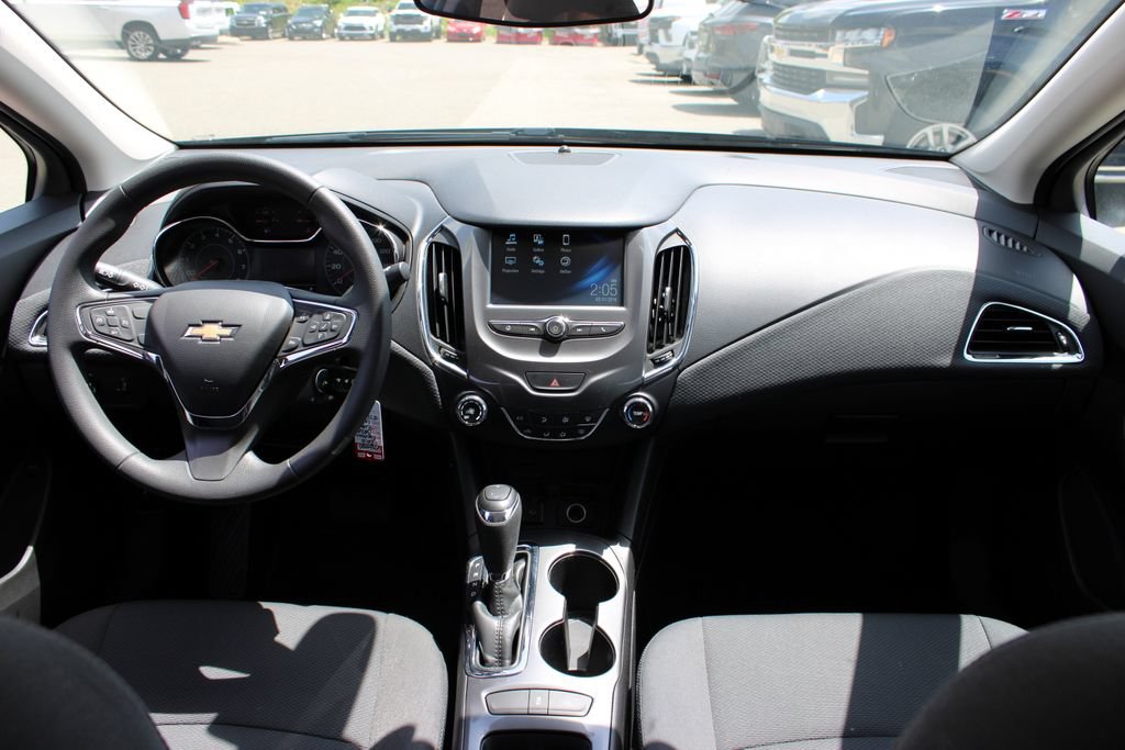Certified 2018 Chevrolet Cruze LT FWD image 32