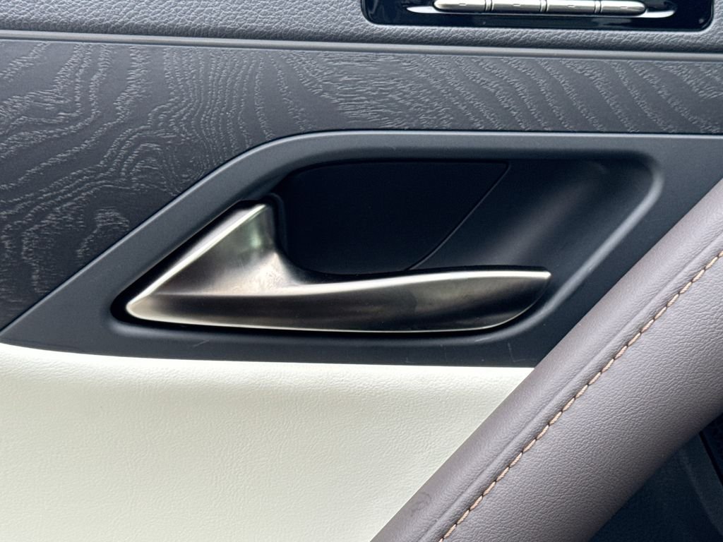 New 2026 Lexus LX 700h Luxury AWD/4WD image 13