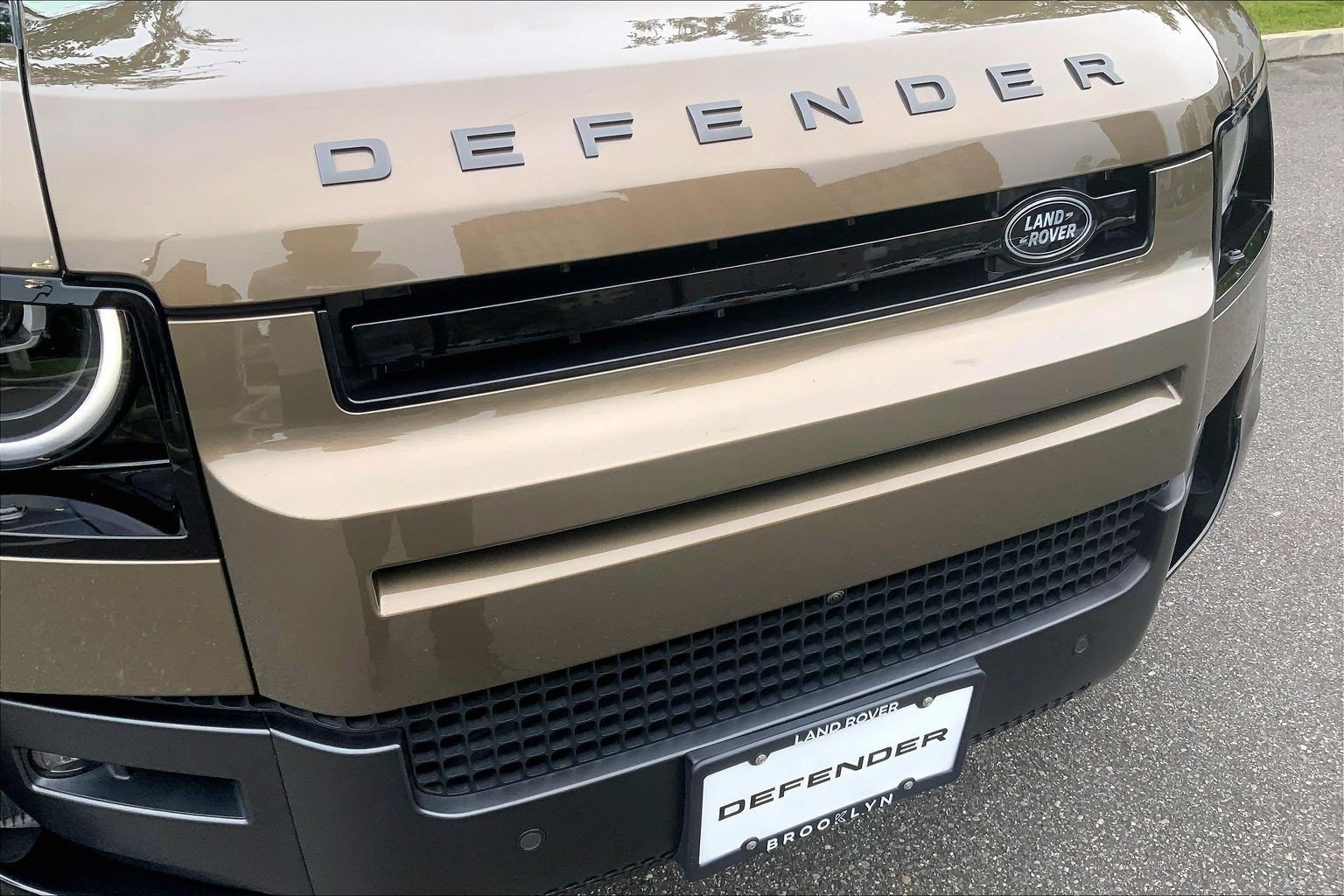 Certified 2026 Land Rover Defender 110 X-Dynamic SE AWD/4WD image 29