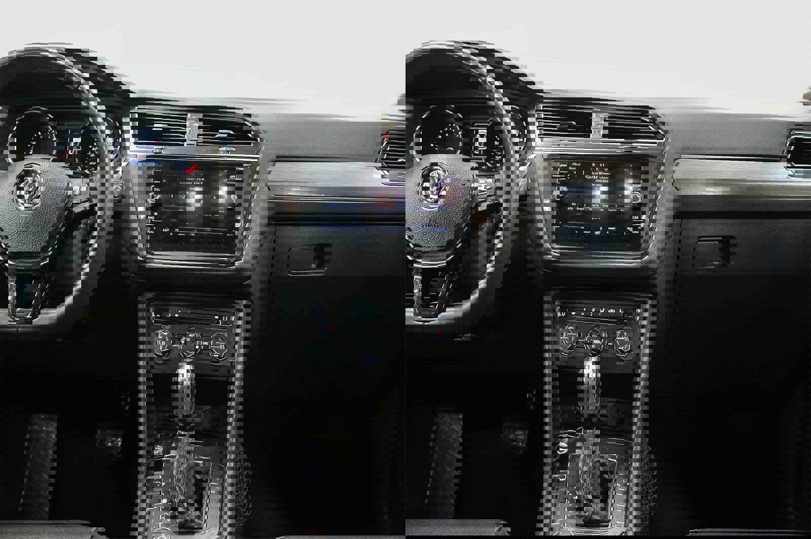 Used 2020 Volkswagen Tiguan SE image 13