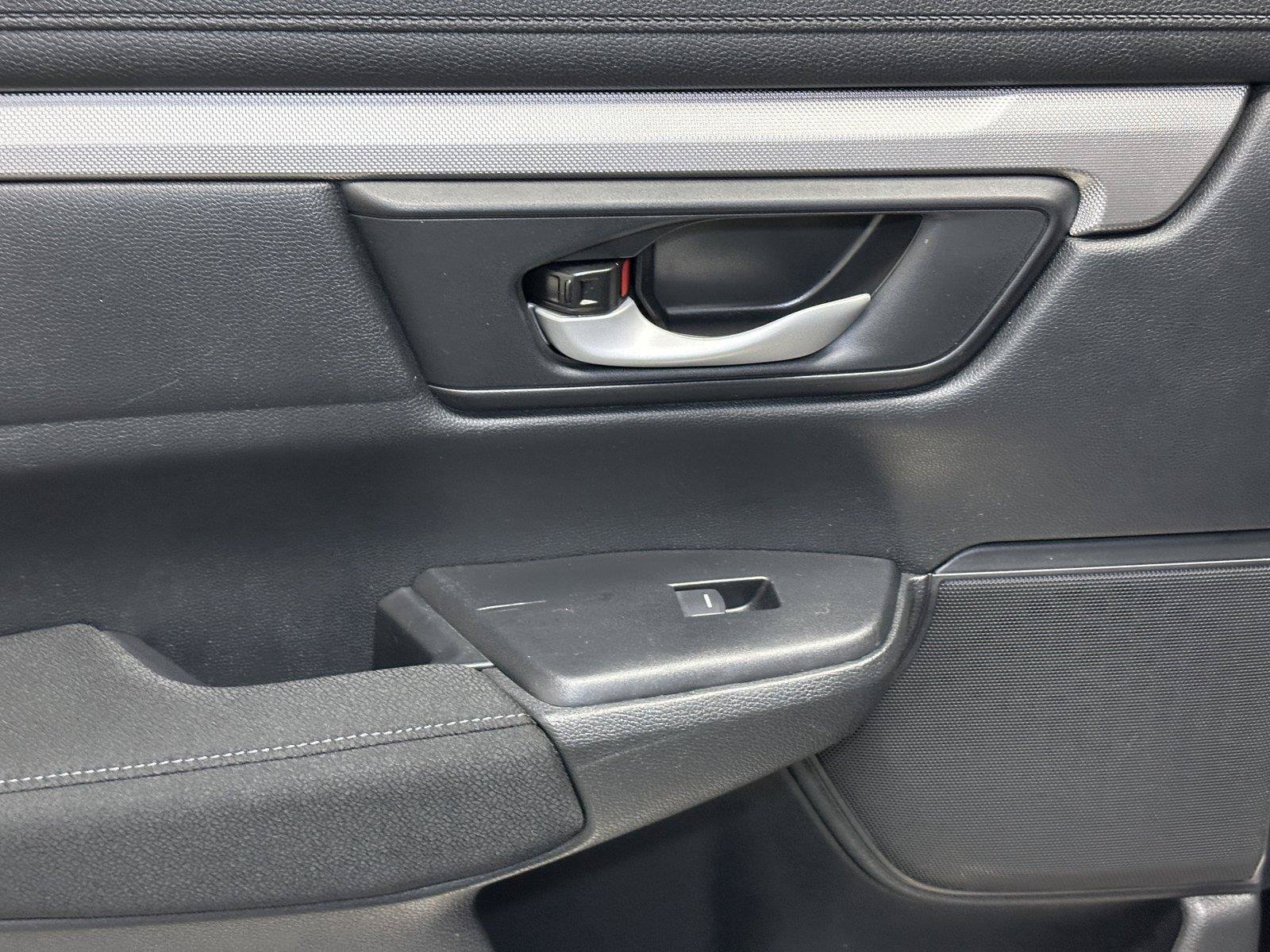 Used 2020 Honda CR-V LX image 29