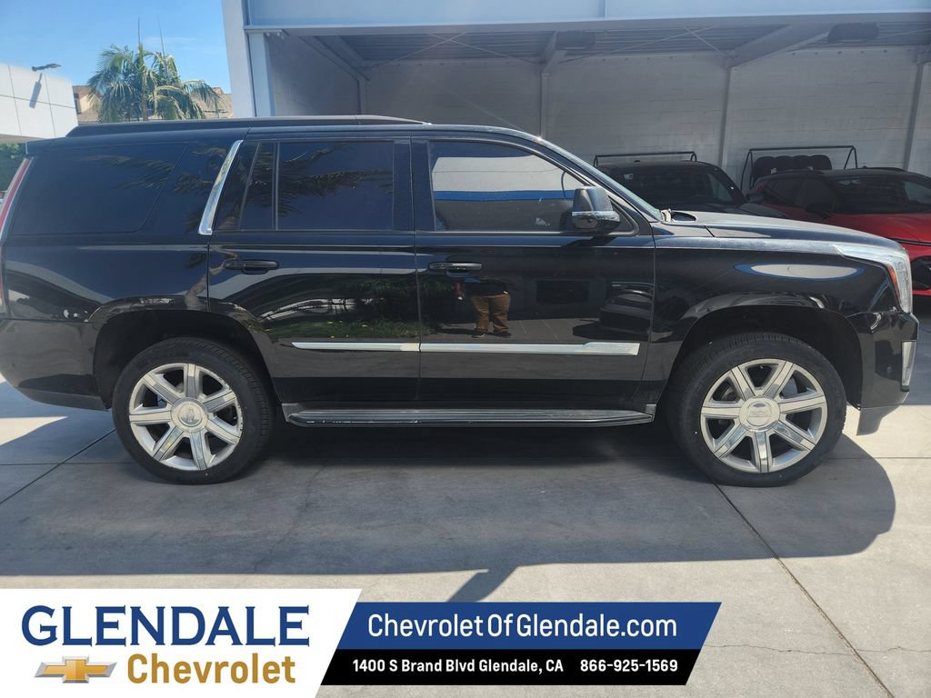 Used 2017 Cadillac Escalade Luxury AWD/4WD image 8