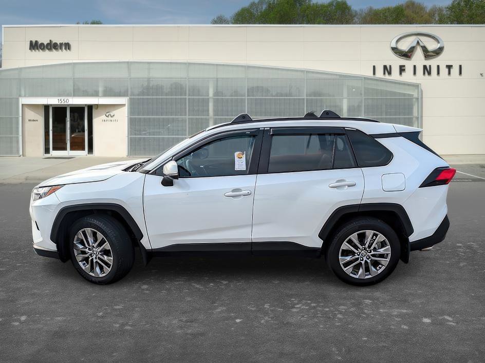 Used 2023 Toyota RAV4 XLE Premium image 6