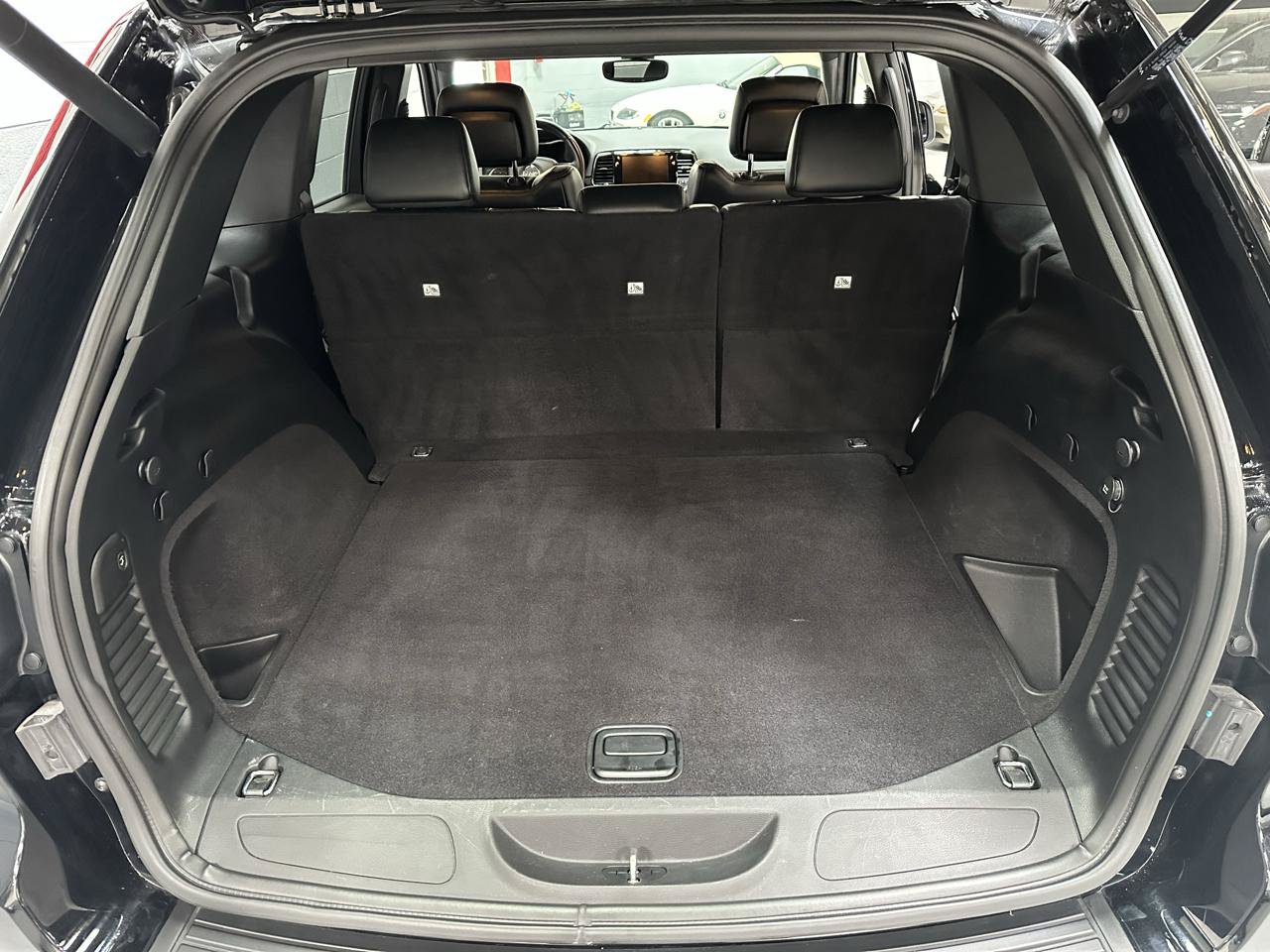 Used 2019 Jeep Grand Cherokee Altitude AWD/4WD image 12