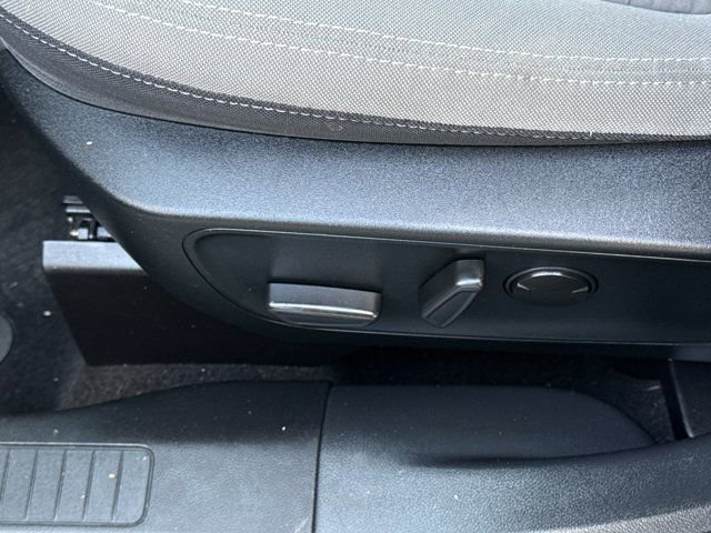 Used 2020 Ford Escape SE image 16