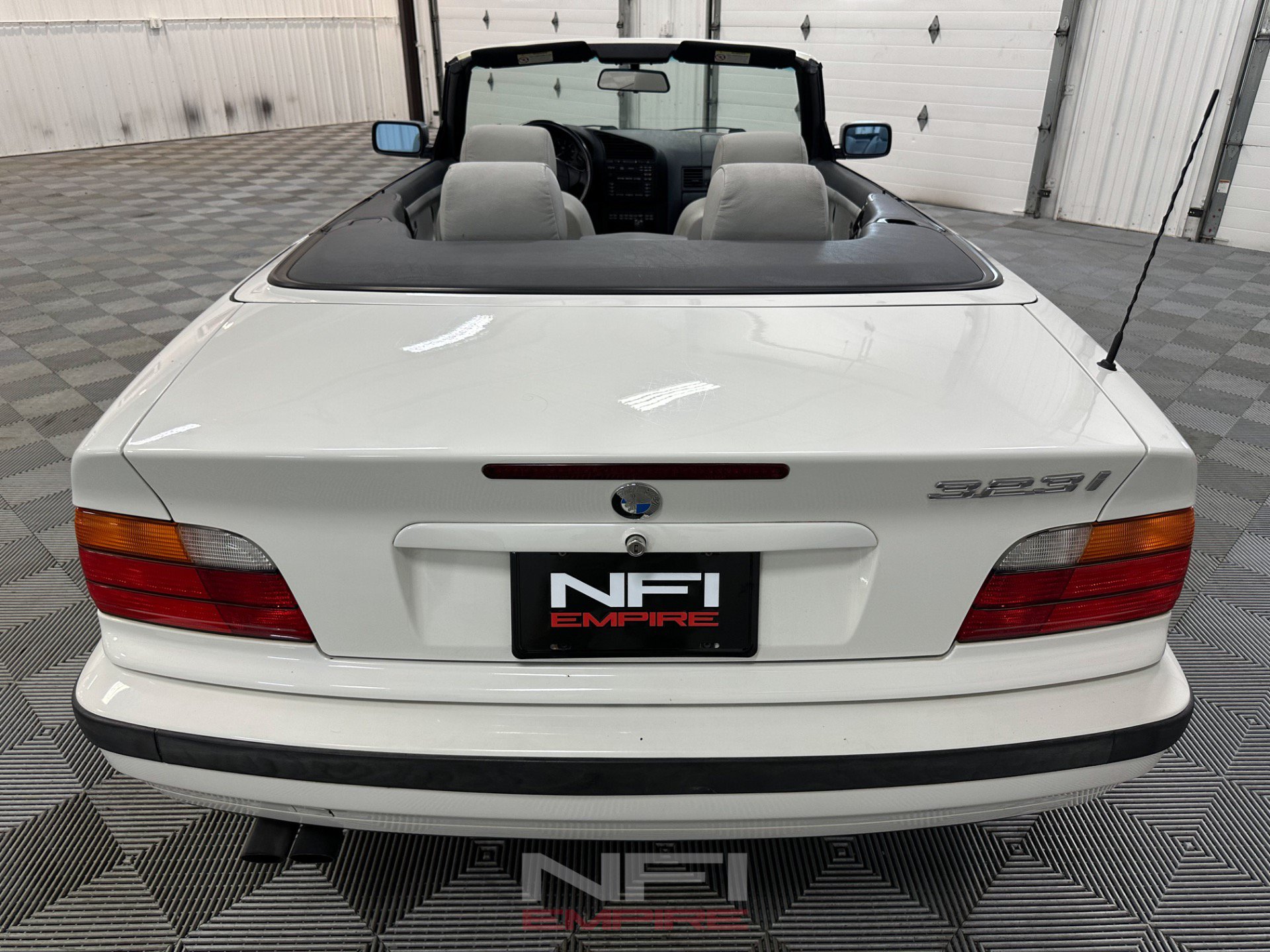Used 1999 BMW 323i Convertible RWD image 16