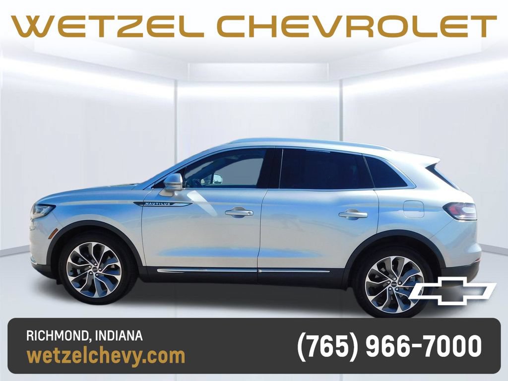 Used 2023 Lincoln Nautilus Reserve AWD/4WD image 6