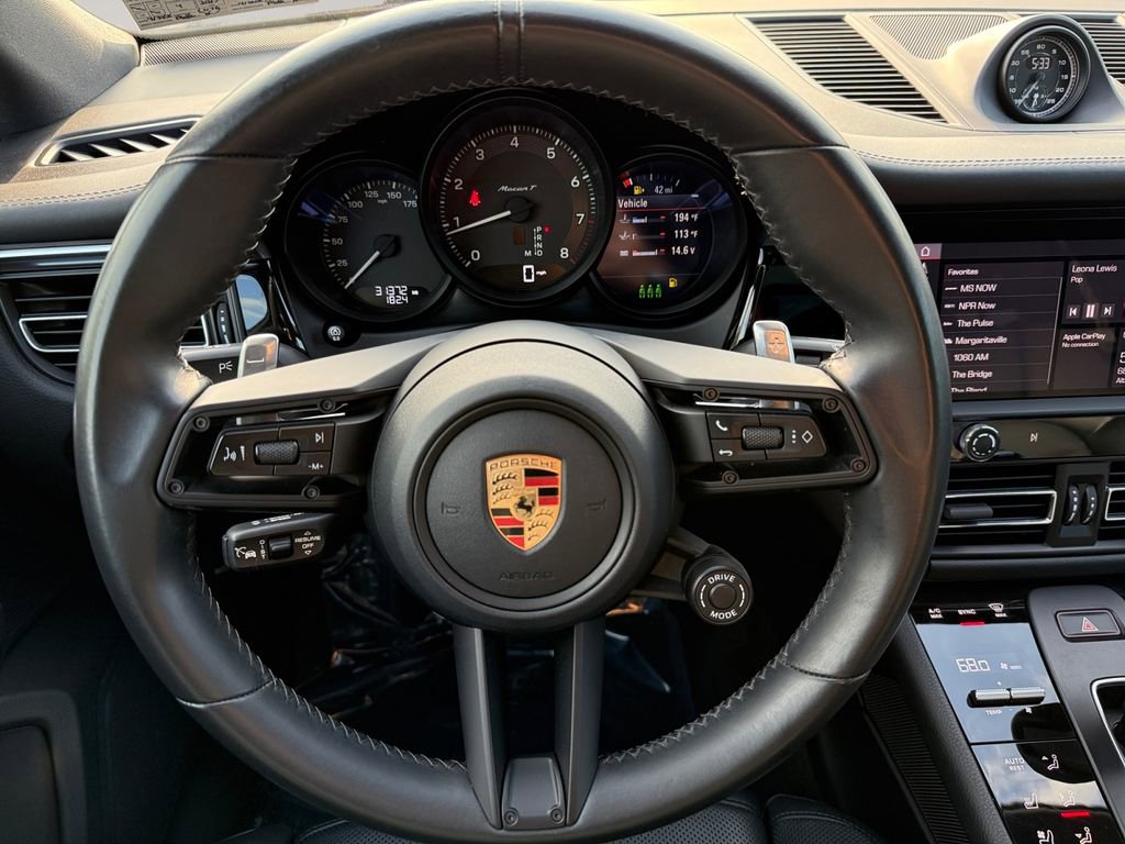Used 2023 Porsche Macan Turbo AWD/4WD image 12