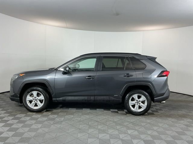 Used 2021 Toyota RAV4 LE image 8