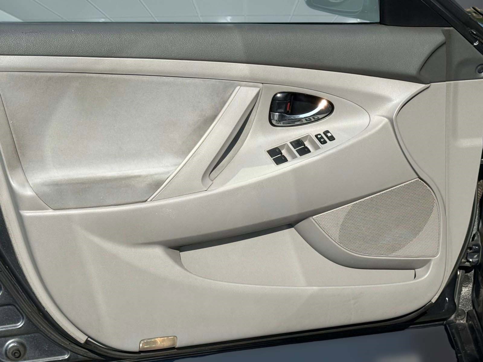 Used 2011 Toyota Camry LE w/ LE Extra-Value Pkg image 12