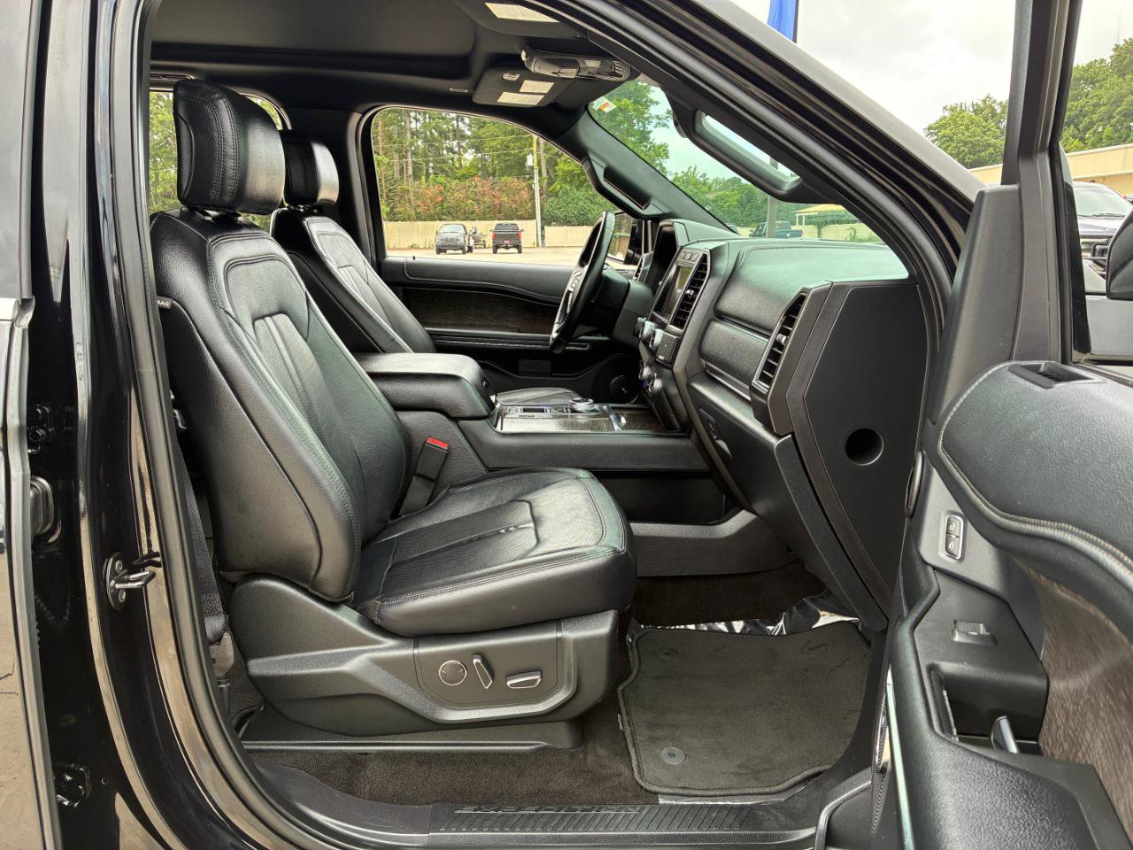 Used 2019 Ford Expedition Limited w/ Special Edition Package RWD image 17