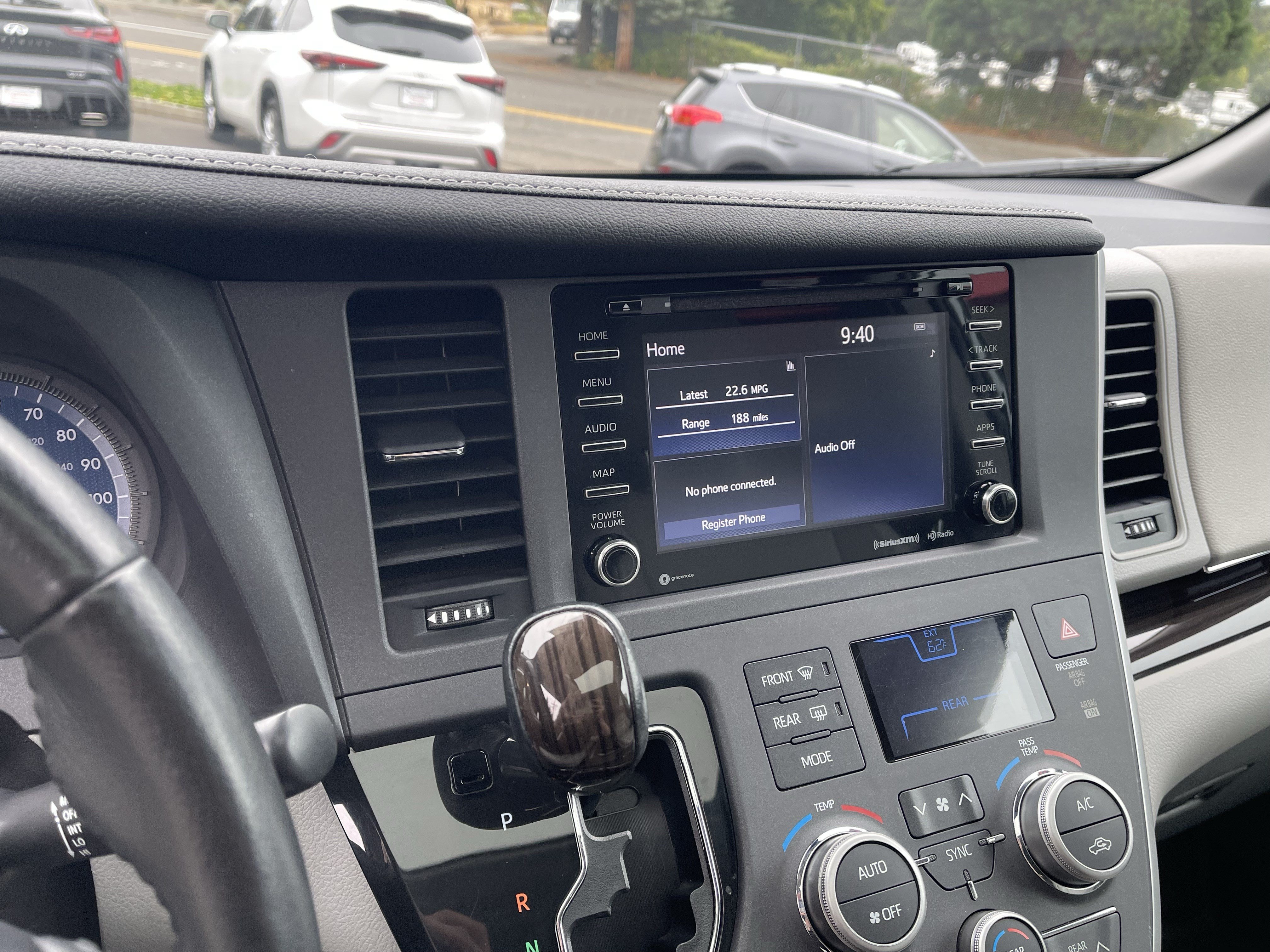 Certified 2020 Toyota Sienna XLE FWD image 23