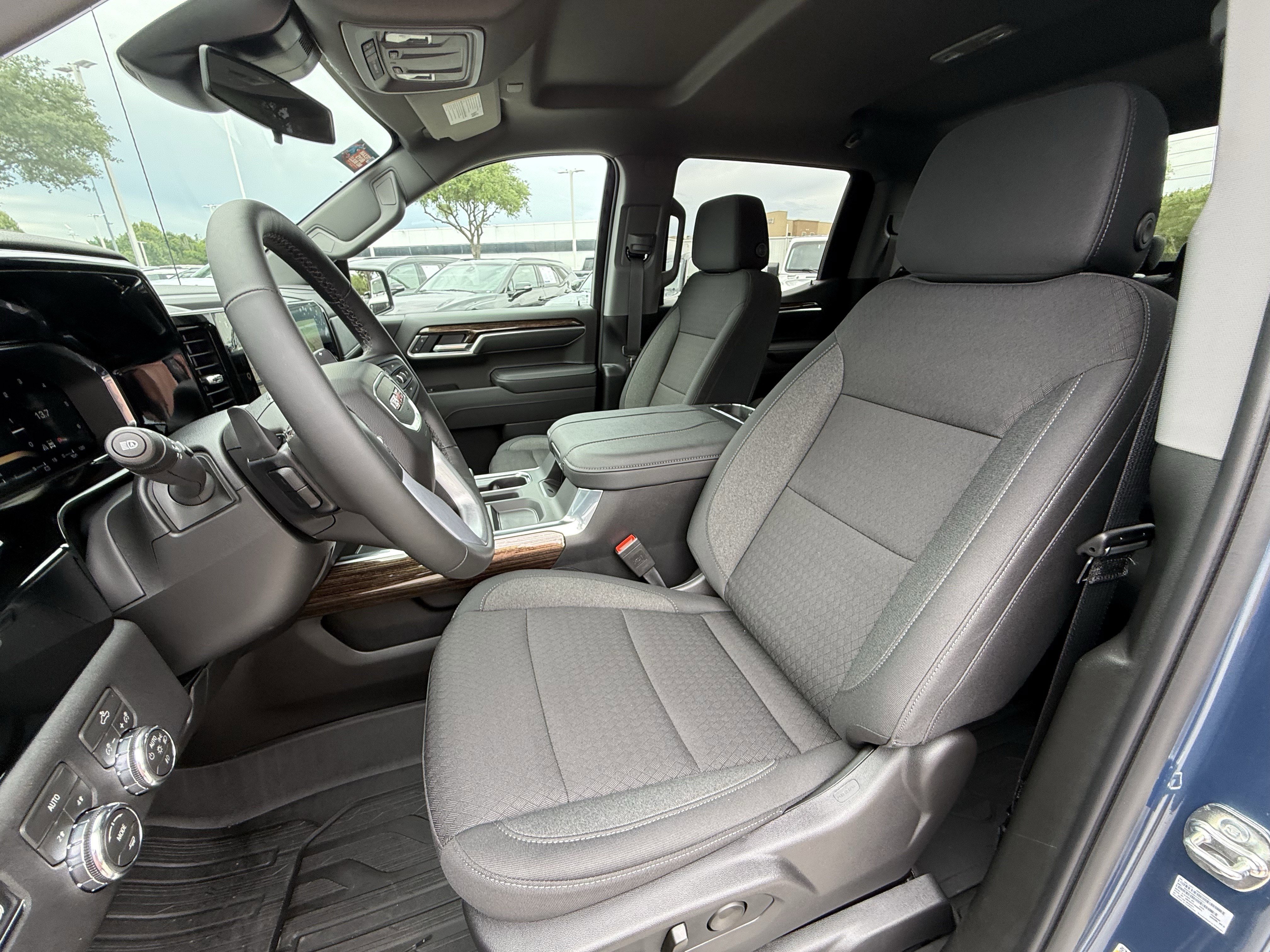 Used 2026 GMC Sierra 1500 Elevation image 27