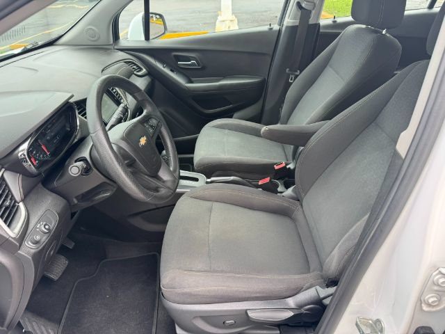 Used 2017 Chevrolet Trax LS w/ LPO, Cargo Package FWD image 11