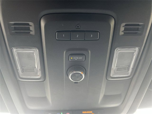 Used 2023 Chevrolet Suburban LT image 34