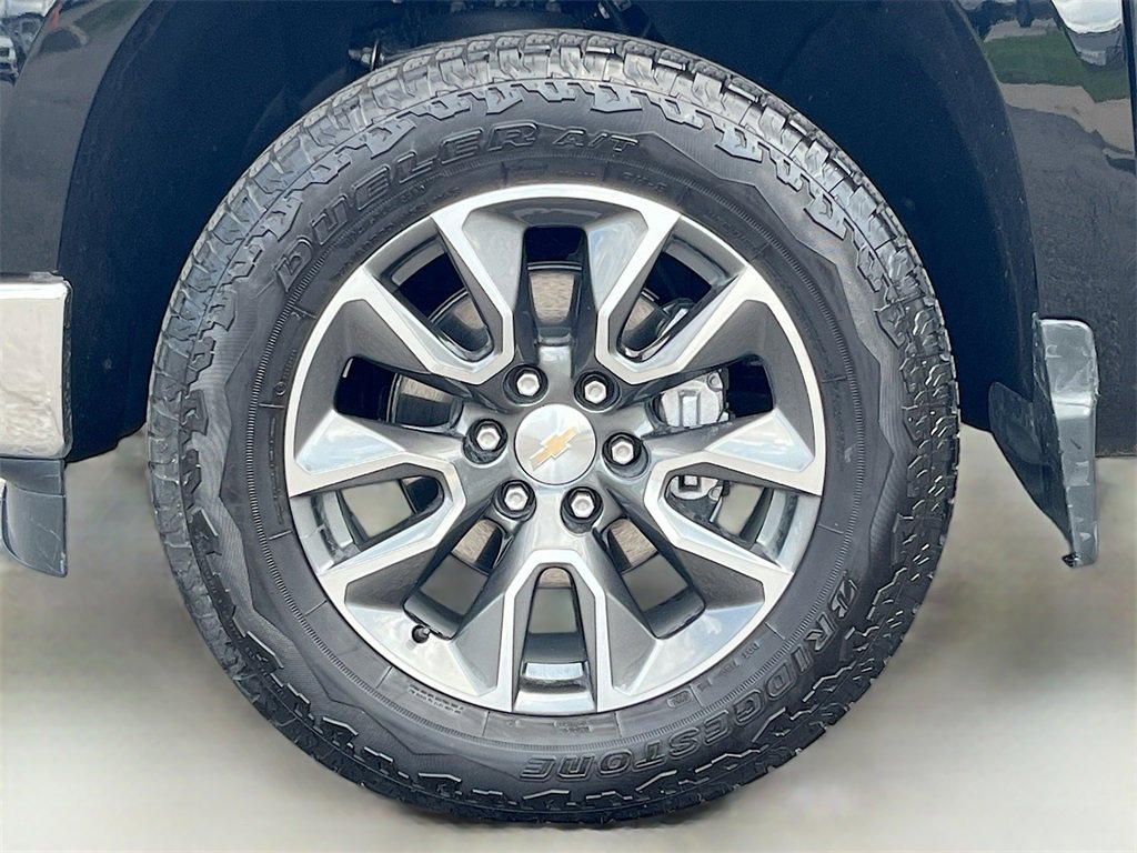 Used 2024 Chevrolet Silverado 1500 LT image 32