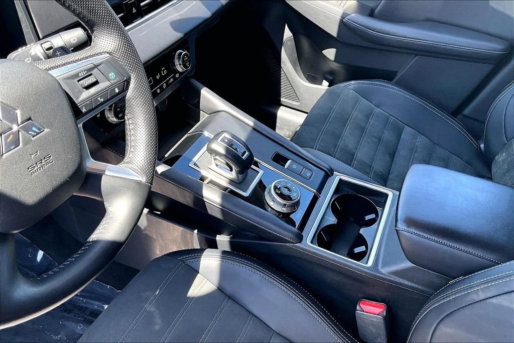 Used 2024 Mitsubishi Outlander SE AWD/4WD image 18