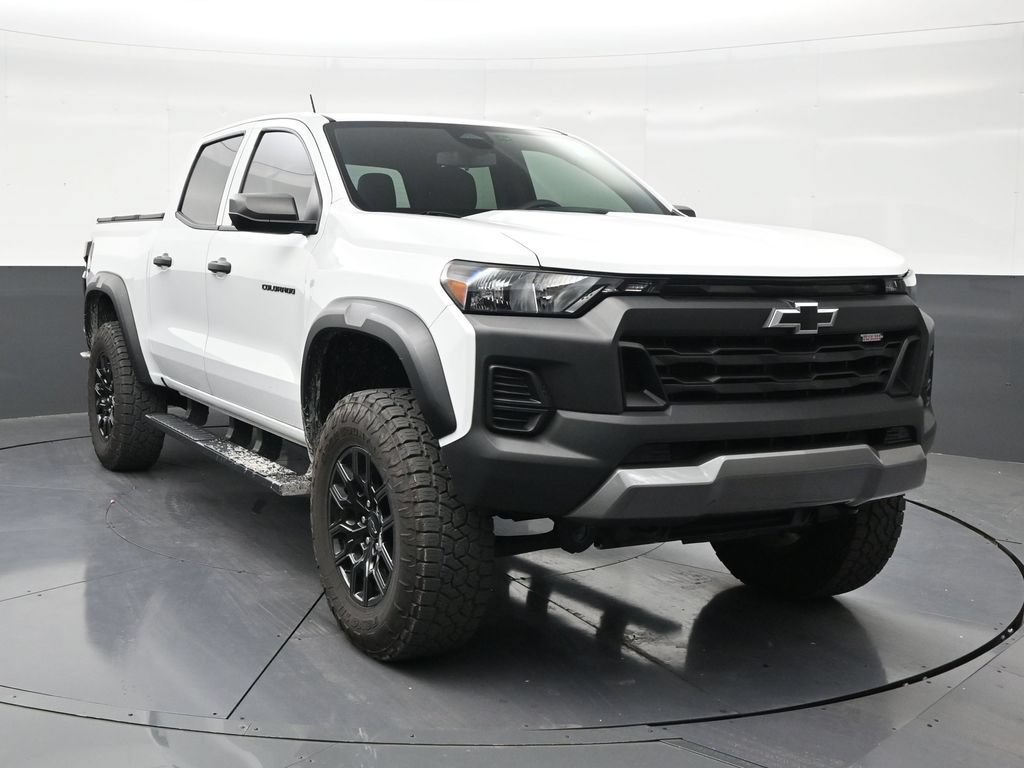 Used 2024 Chevrolet Colorado Trail Boss w/ Advanced Trailering Package AWD/4WD image 7