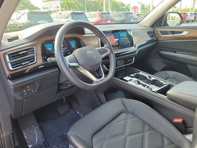 Used 2025 Volkswagen Atlas SE FWD image 15