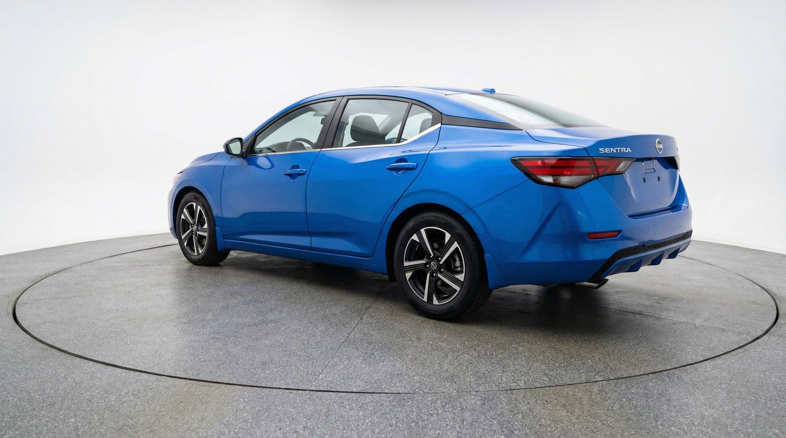 Used 2025 Nissan Sentra SV image 6