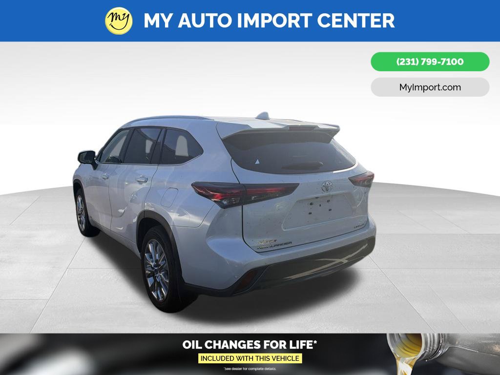 Used 2025 Toyota Highlander Limited AWD/4WD image 4