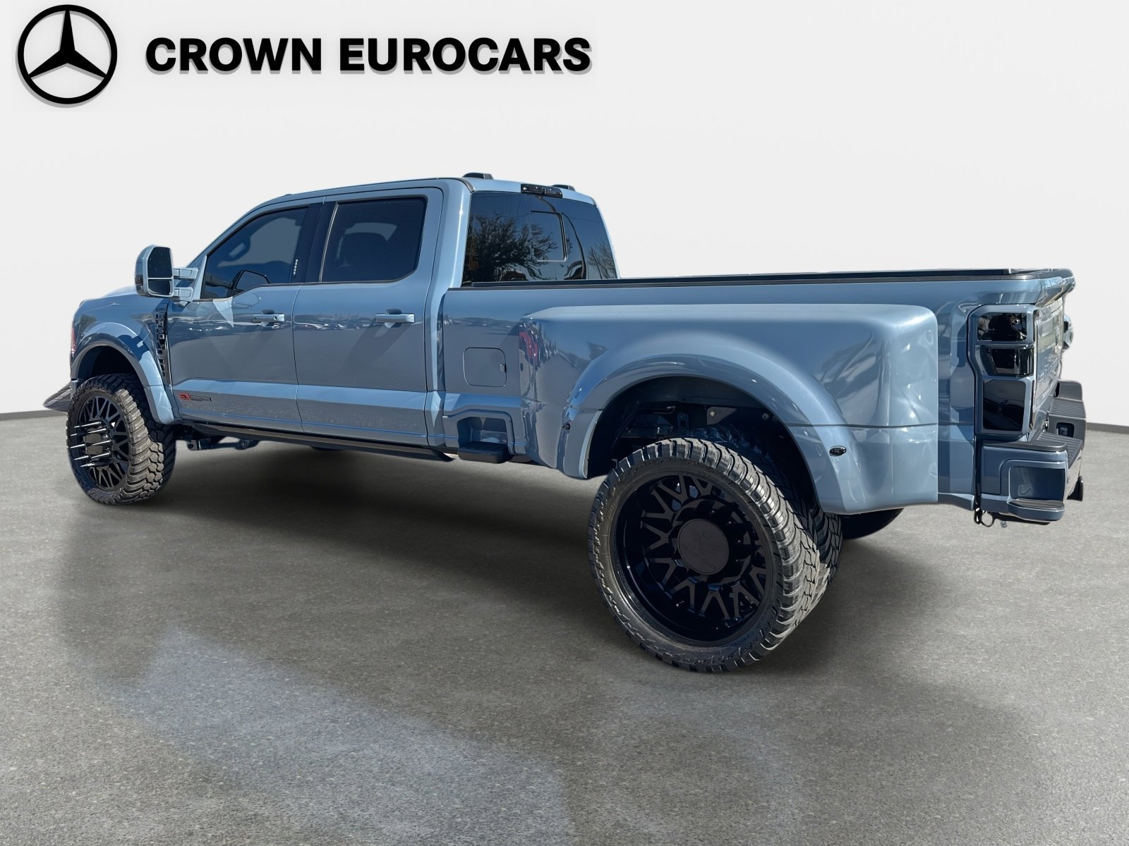 Used 2023 Ford F450 Lariat w/ Lariat Ultimate Package image 4