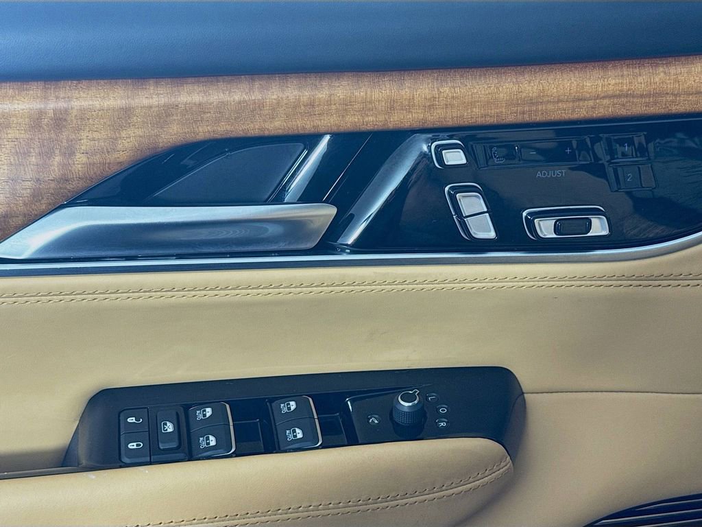 Used 2024 Jeep Grand Wagoneer Series III w/ Rear Seat Video Group 1 image 18