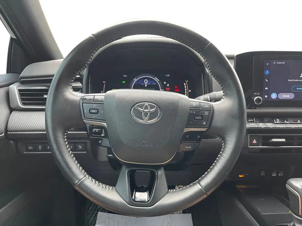 Used 2025 Toyota Camry SE FWD image 25