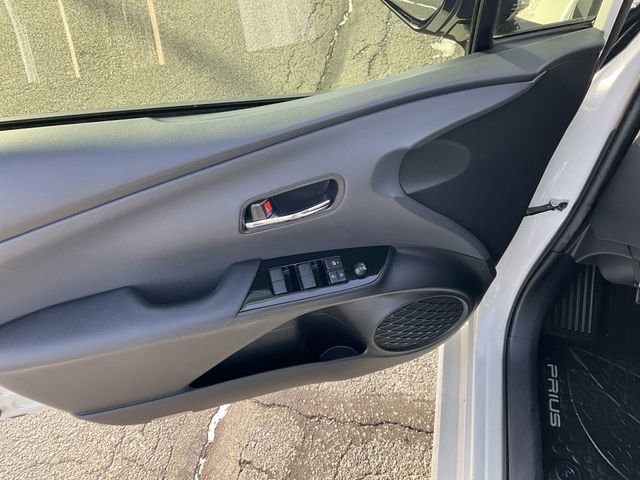 Used 2019 Toyota Prius XLE image 24