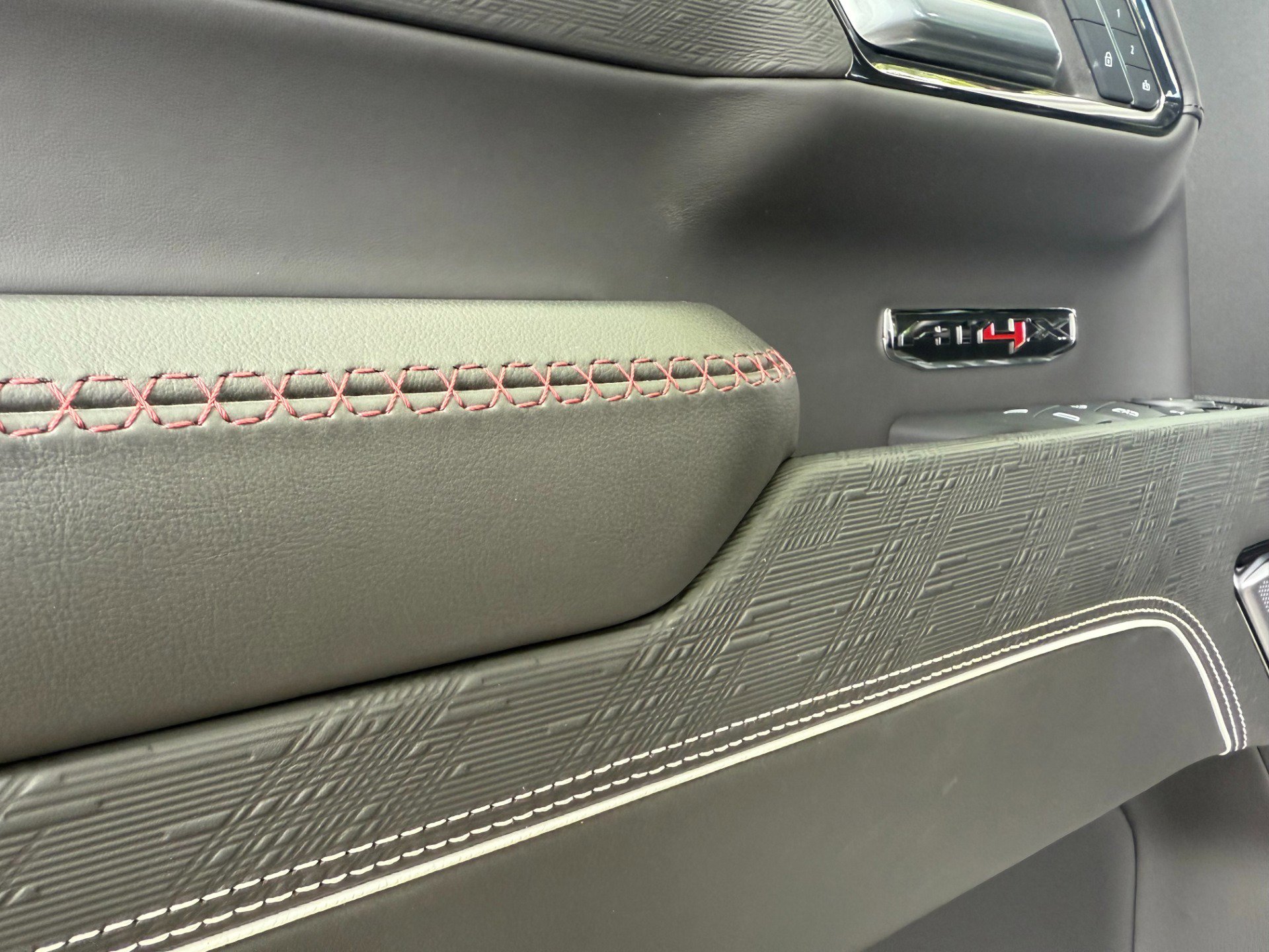 Used 2024 GMC Sierra 1500 AT4X image 65