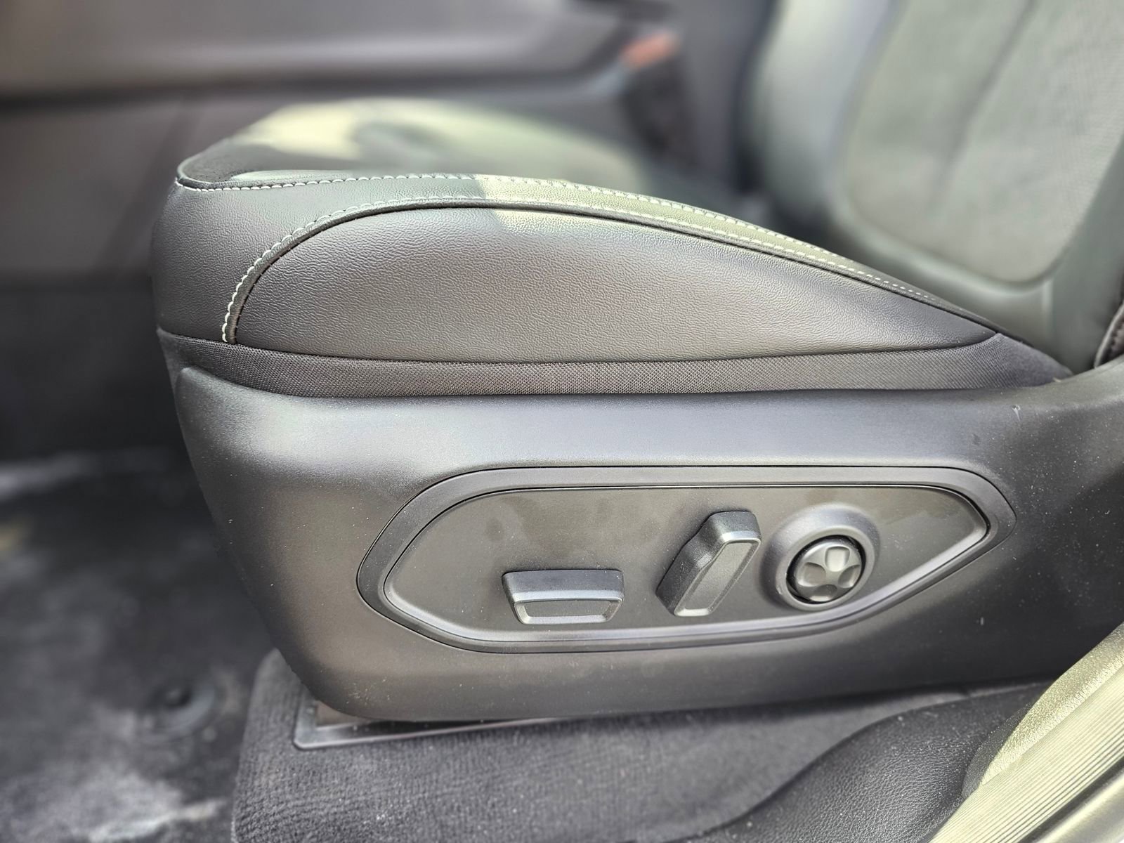 New 2026 Jeep Grand Cherokee Laredo image 20