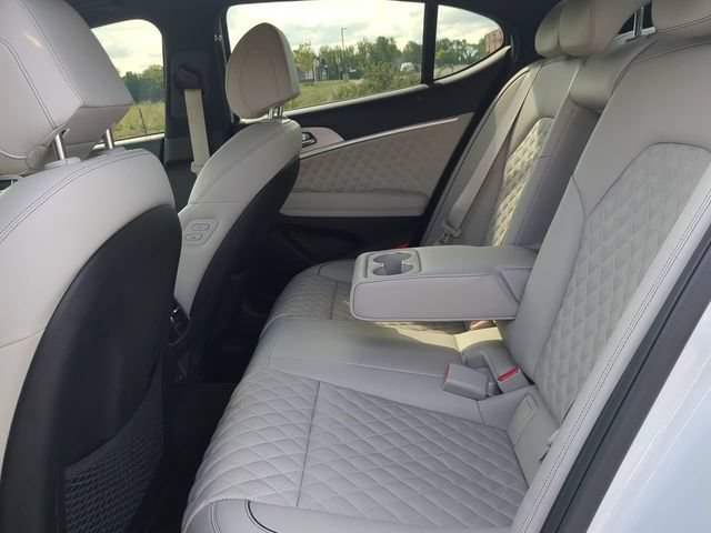 Used 2023 Genesis G70 2.0T w/ Sport Prestige Package RWD image 12