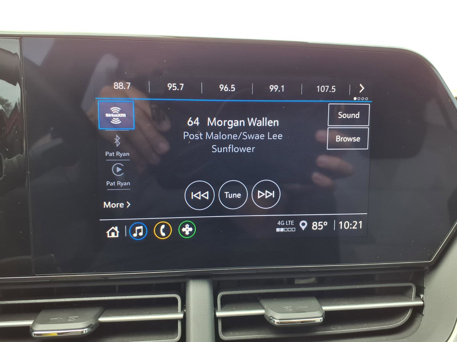 Used 2024 Chevrolet Trax RS w/ Sunroof Package FWD image 6