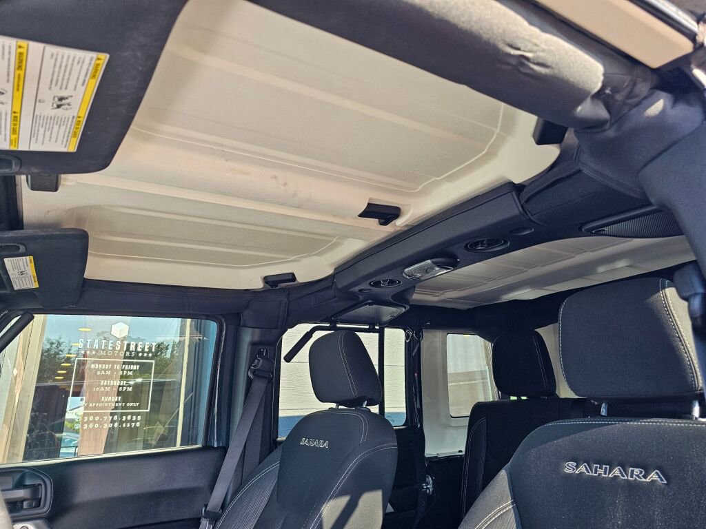 Used 2018 Jeep Wrangler Unlimited Sahara w/ Connectivity Group image 32