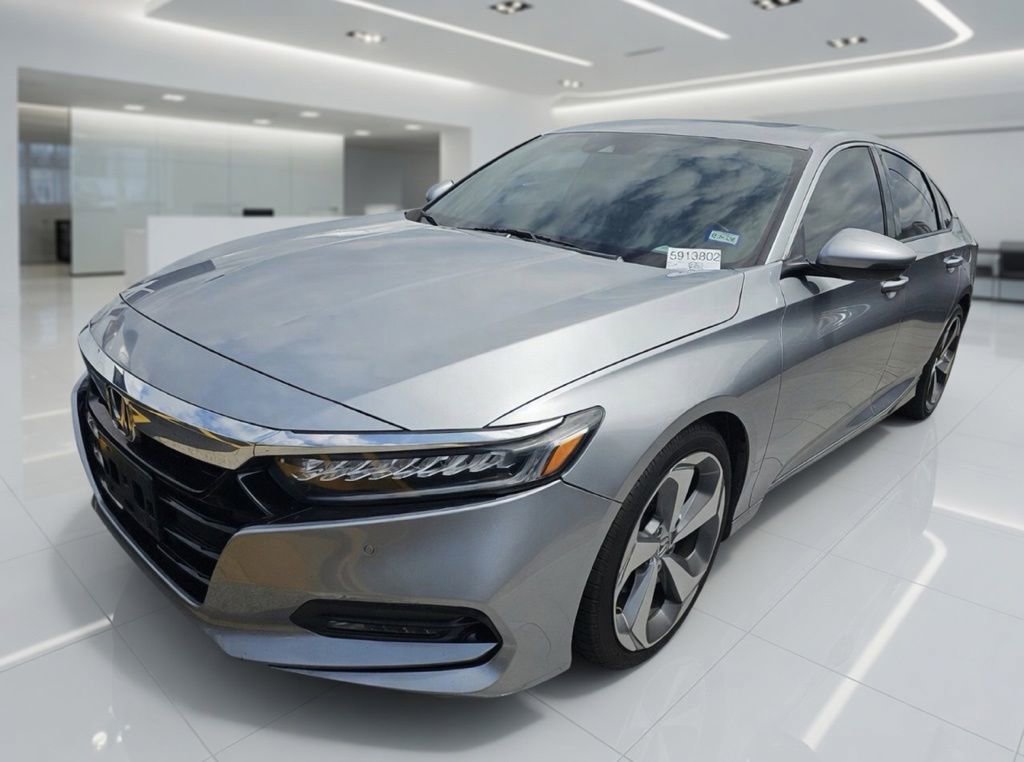 Used 2018 Honda Accord Touring image 1