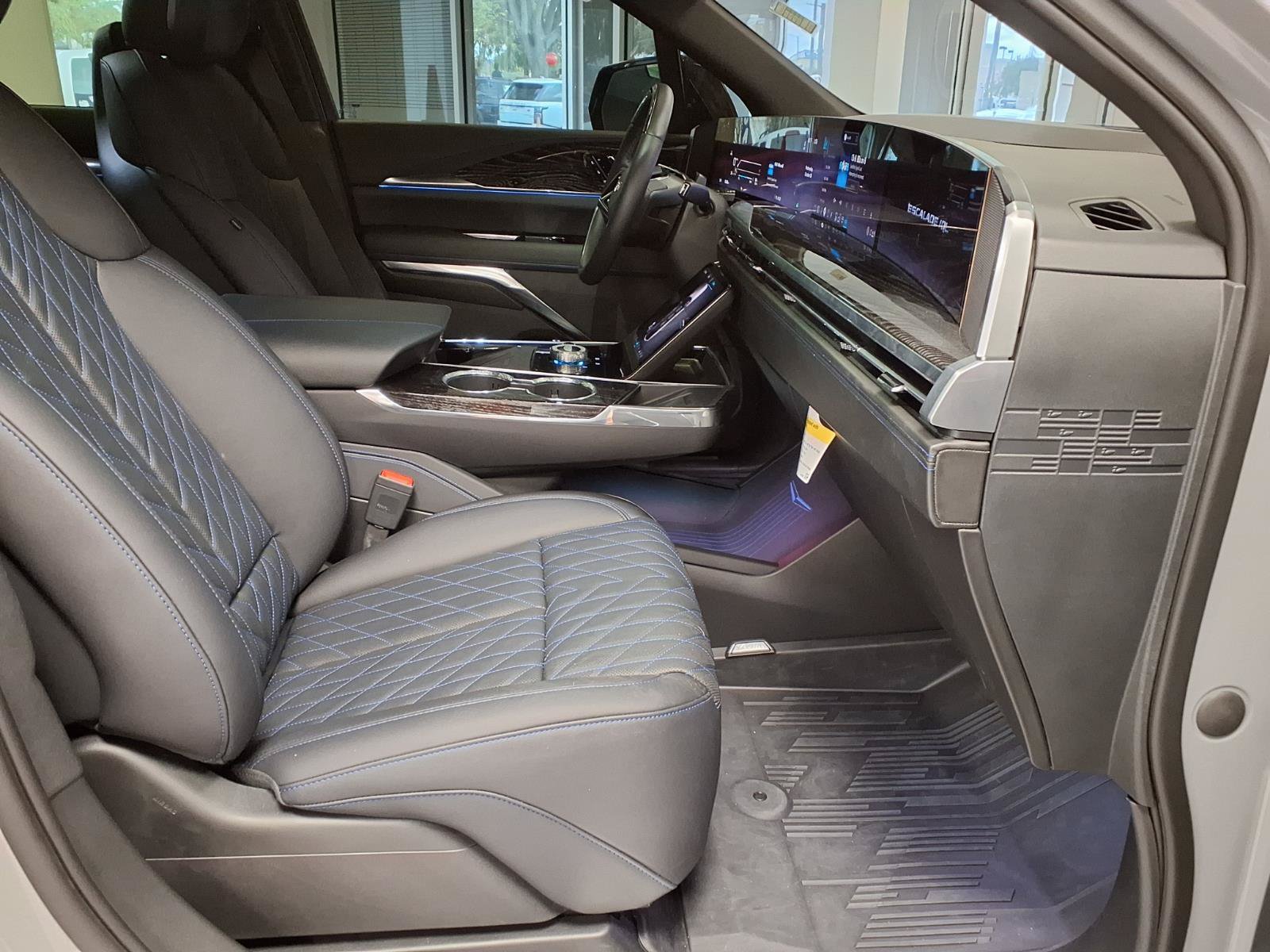 Certified 2026 Cadillac Escalade IQL Luxury AWD/4WD image 10