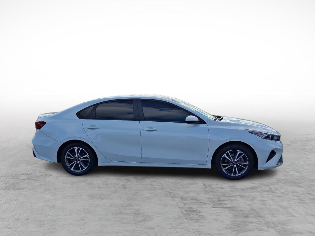 Used 2023 Kia Forte LXS image 6