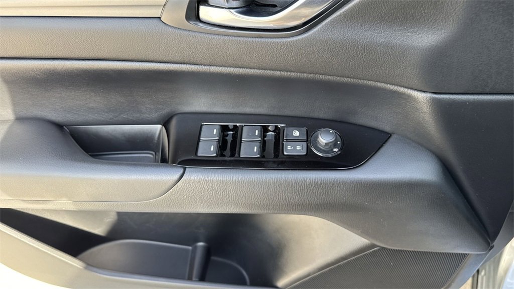 Used 2021 MAZDA CX-5 Touring image 41