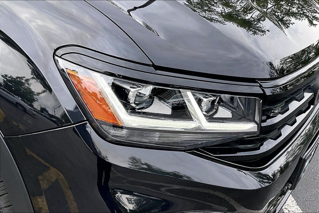 Used 2023 Volkswagen Atlas SEL R-Line AWD/4WD image 34