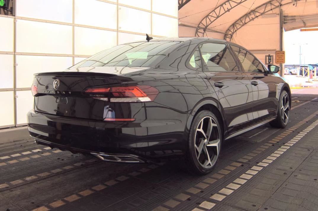 Used 2021 Volkswagen Passat 2.0T R-Line FWD image 2