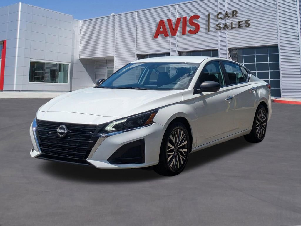 Used 2025 Nissan Altima 2.5 SV FWD image 1