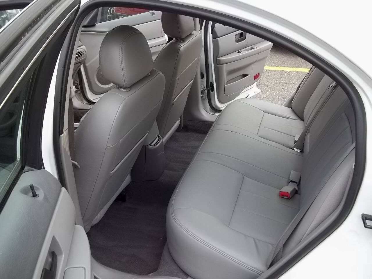 Used 2005 Mercury Sable LS FWD image 9