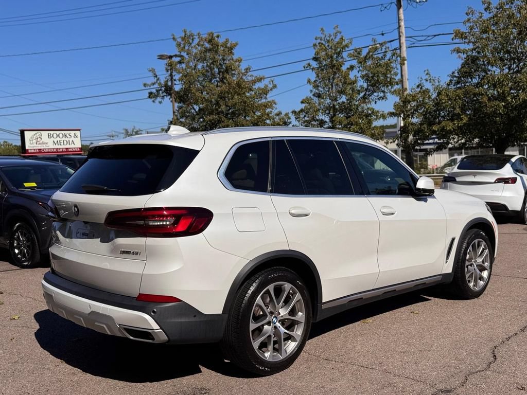 Used 2022 BMW X5 xDrive40i w/ Premium Package AWD/4WD image 6